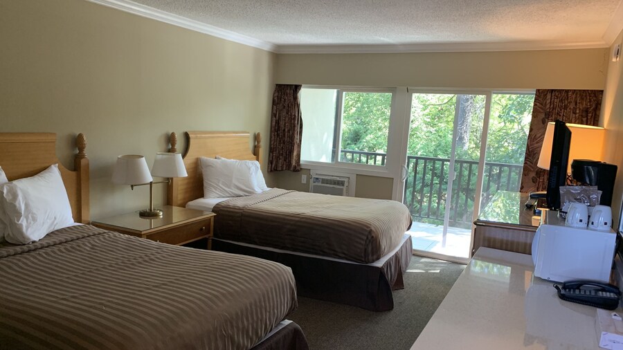 Okanagan Royal Park Inn by Elevate Rooms