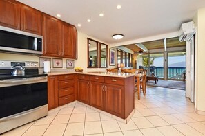 冰箱、微波炉、烤箱、炉灶