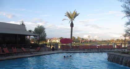 McCormick Golf Resort Scottsdale: Golf & Lake View: Cls to Old Town, Camelback
