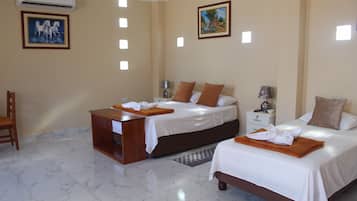 Habitació doble | Planxa i posts de planxar, llits addicionals i wifi gratuïta