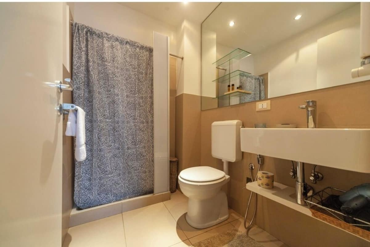 Comfort Apart Daire (Anapo) | Banyo | Duş, ücretsiz banyo/kozmetik ürünleri, saç kurutma makinesi, bornoz