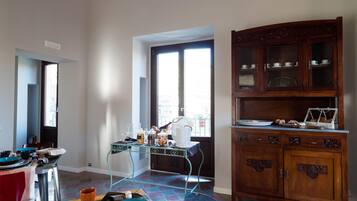 Desayuno continental (EUR 9 por persona)