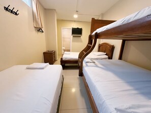 Iron/ironing board, free WiFi - Hostal Posada Del Sol (Guayaquil)