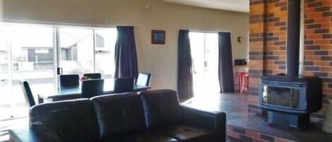 Huis, 5 slaapkamers | Woonruimte | Flatscreentelevisie