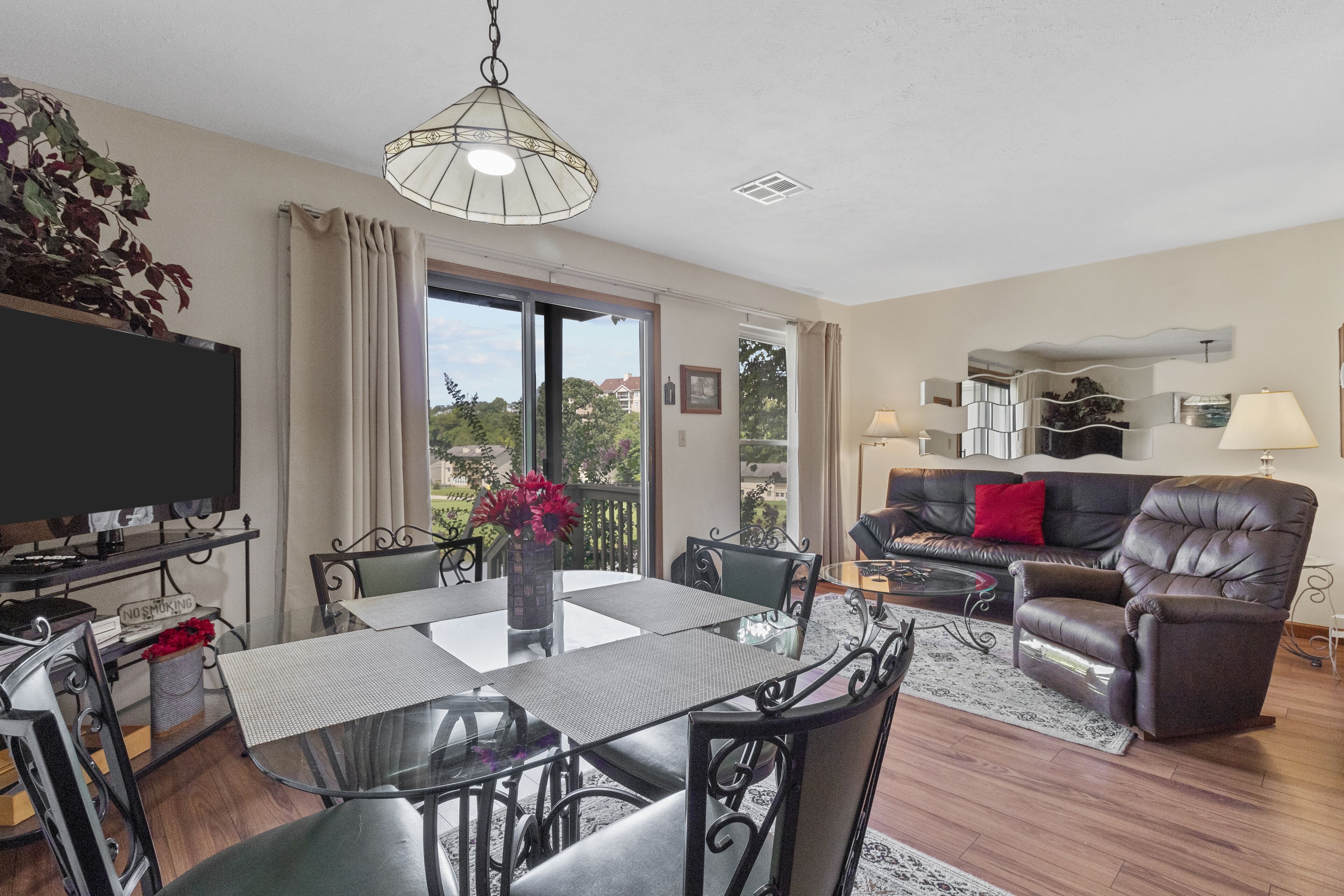 Cozy Condo~PetFriendly~CourseView~Lake Access~Indoor/Outdoor Pool~HotTub~Fishing