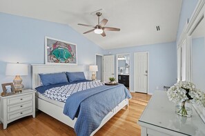 5 bedrooms, iron/ironing board, WiFi, bed sheets - Private pool and gorgeous beach house, steps from the ocean! (Surfside Beach)