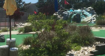 TOP LOCATION IN BRIGANTINE! SPACIOUS HOME> NEAR BEACH, CASINOS>LOW PET FEE!