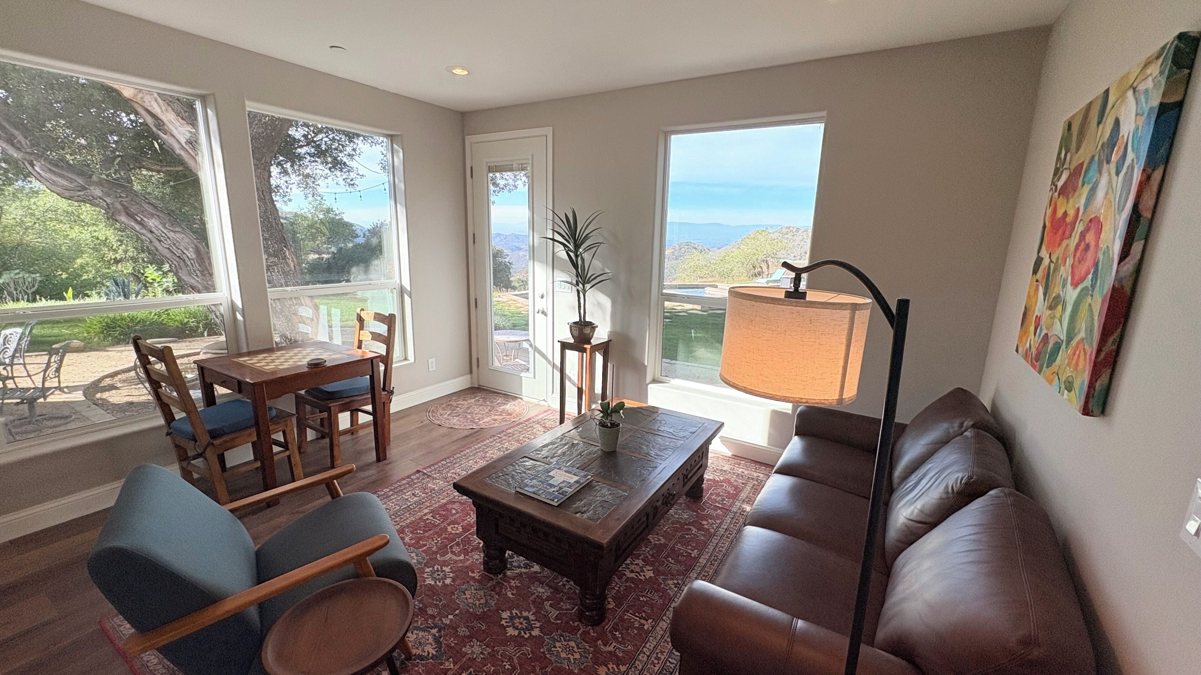 Cute 3 Bdr Home W/ Pool/spa & Amazing Views In Malibu Mtns.  15 Min From Beach - Broad Beach, CA