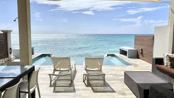 Outdoor pool, an infinity pool