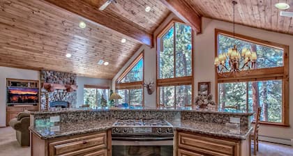 Tahoe Incline Family Fun House, Man Cave / Game Room, Pool & Slots, Sleeps 20