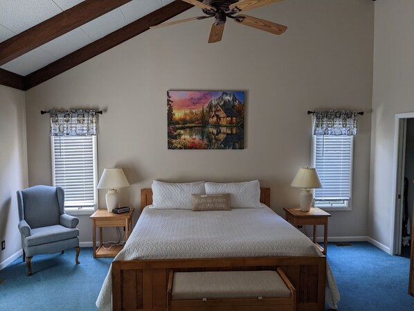 3 bedrooms, desk, iron/ironing board, free WiFi