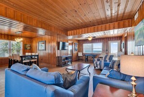 Smart-TV, Netflix, Hulu, Tischtennisplatte