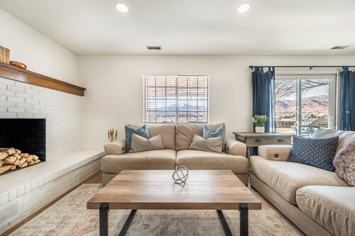 The Gathering House- Amazing Rocky Mt. Views & Trails! Garden of the gods- USAFA