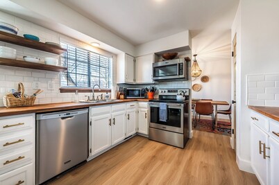 The Gathering House- Amazing Rocky Mt. Views & Trails! Garden of the gods- USAFA