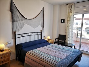 4 bedrooms, iron/ironing board, free WiFi, wheelchair access