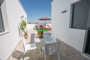 Outdoor dining - HOUSE jacuzzi for a fee, on request, free WIFI 5 SEATS, SPECTACULAR TERRACE, (OGIJARES GRANADA)