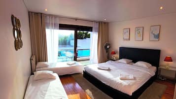 5 bedrooms, in-room safe, desk, iron/ironing board