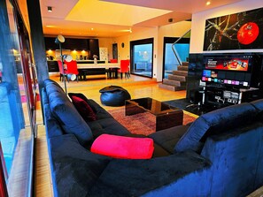 Smart TV, fireplace, video games, Netflix