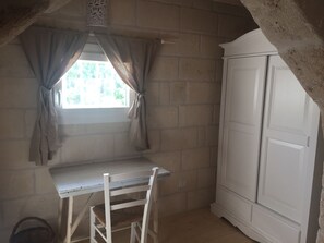 Interior - Ostuni: old independent house in a beautiful land with secular olives grove (OSTUNI)