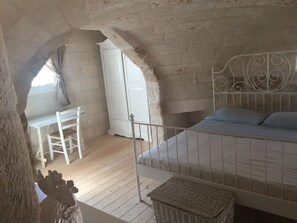 2 Schlafzimmer, Bügeleisen/Bügelbrett, Bettwäsche
