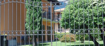 ビーチと中心部からすぐの庭のある家