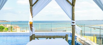 Hotel & Pool Villa Attirance