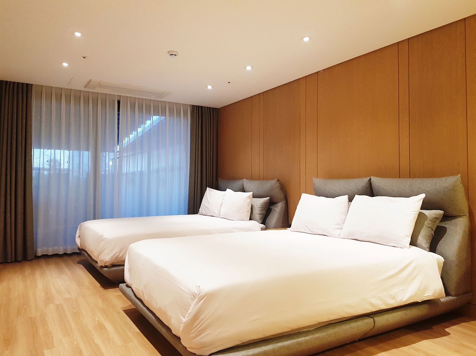 Literie de qualité, articles de minibar gratuits