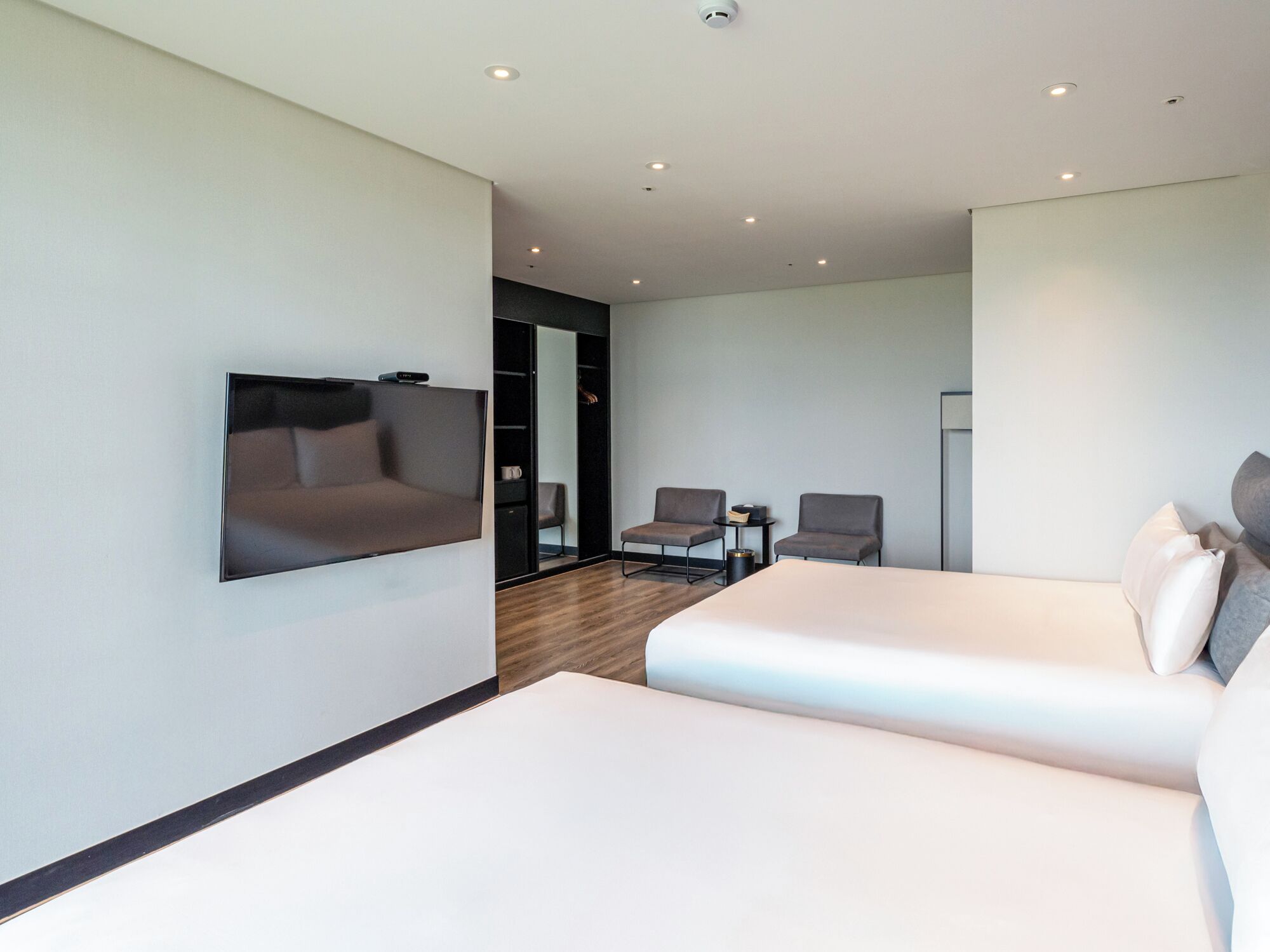 deluxe spa | 1 bedroom, premium bedding, free minibar, blackout curtains