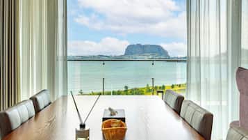 1 phòng ngủ, bộ đồ giường cao cấp, minibar với thức uống miễn phí