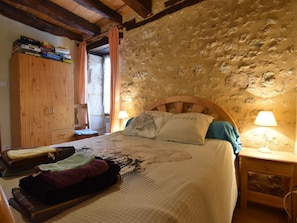 3 bedrooms, iron/ironing board, WiFi
