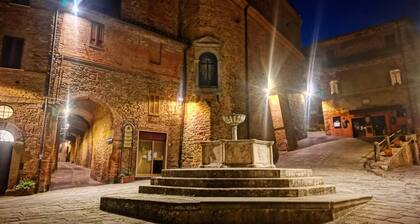 Casa de piedra del siglo XIX con piscina privada en Valdichiana