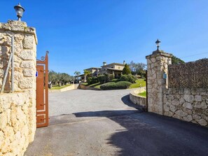 Property grounds - Country House in Ariany with Private Pool (Ariany)