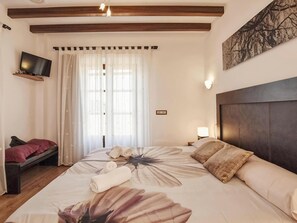 8 bedrooms, WiFi