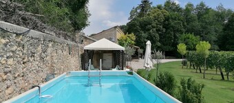 The Gate Lodge is a 180 Mq Villa with Park