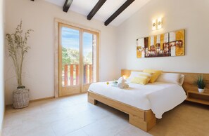 3 habitaciones, tabla de planchar con plancha, internet y ropa de cama 