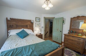 Premium bedding, Select Comfort beds, individually decorated - Frush Farm Bed & Breakfast (Reinholds)