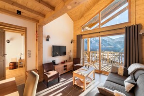 Télévision, lecteur de DVD, chaîne hi-fi