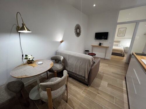 Beautiful & quiet flat, ideally located