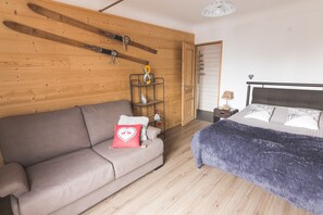2 bedrooms, iron/ironing board, free WiFi - Spacious gîte Authentic 25m² south-facing terrace Facing the shuttle bus stop (Font-Romeu-Odeillo-Via)