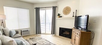 Inn Building Condo #213 Pet friendly, Patio view!
