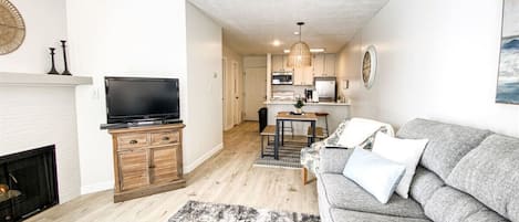 TV, fireplace