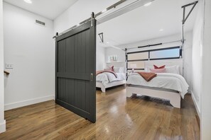 4 chambres, fer et planche à repasser, lit parapluie, Wi-Fi gratuit
