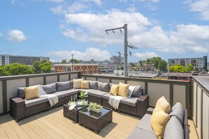 Terrace/patio - FREE NIGHT DEAL! DOWNTOWN 1MI TO BROADWAY! #1 of 6 HOMES! Rooftop Deck BY VANDY! (Nashville)