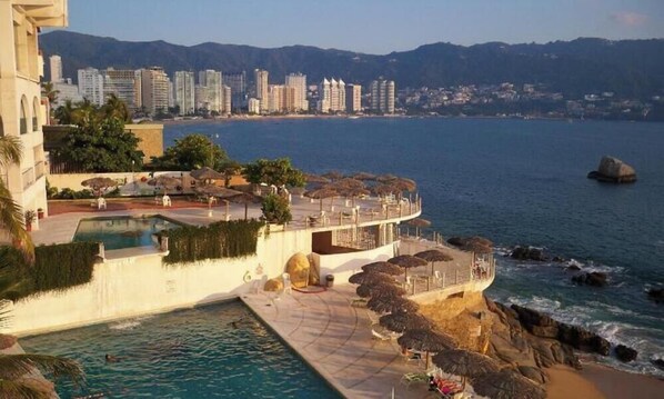 Outdoor pool - Acapulco Beachfront Studio Condo, Fabulous View!  (Acapulco)