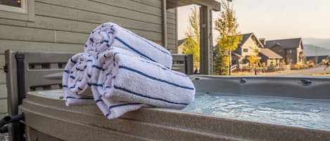 Bain à remous extérieur