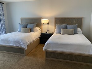 3 habitaciones, caja de seguridad en la habitación y escritorio 