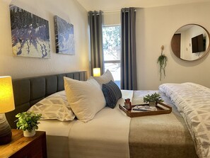 1 bedroom, WiFi - Canyon Lodge CHAMONIX Condo. Minutes Walk From Lifts. (Mammoth Lakes)