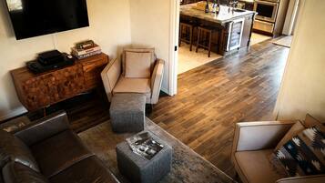 Smart TV, fireplace, DVD player, books