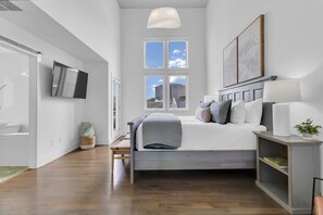 4 bedrooms, iron/ironing board, travel crib, free WiFi