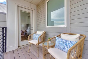 Terrace/patio - FREE NIGHT DEAL!! DOWNTOWN LUXURY! ONLY 2MI TO BROADWAY! #1 of 5 HOMES IN A ROW! (Nashville)